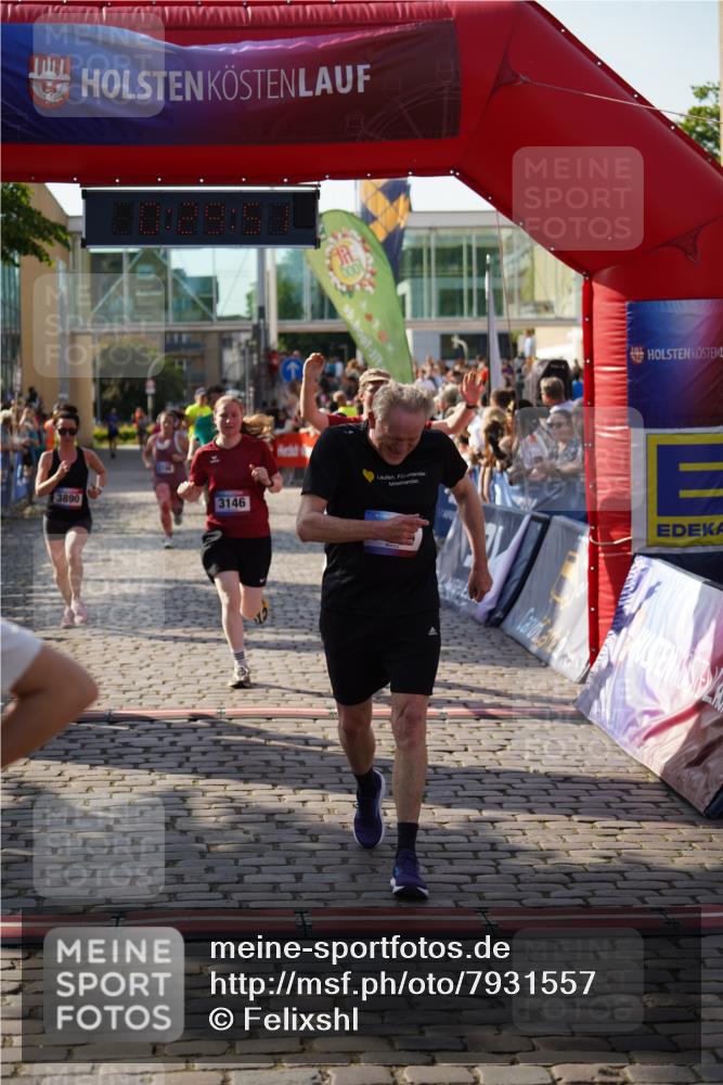 13.06.2025 - Holstenköstenlauf Felixshl http://msf.ph/oto/7931557 13.06.2025 17:59:52 Laufen 2395, 2508, 2712, 2746, 3135, 3145, 3146, 3720, 3884, 3890 meine-sportfotos.de