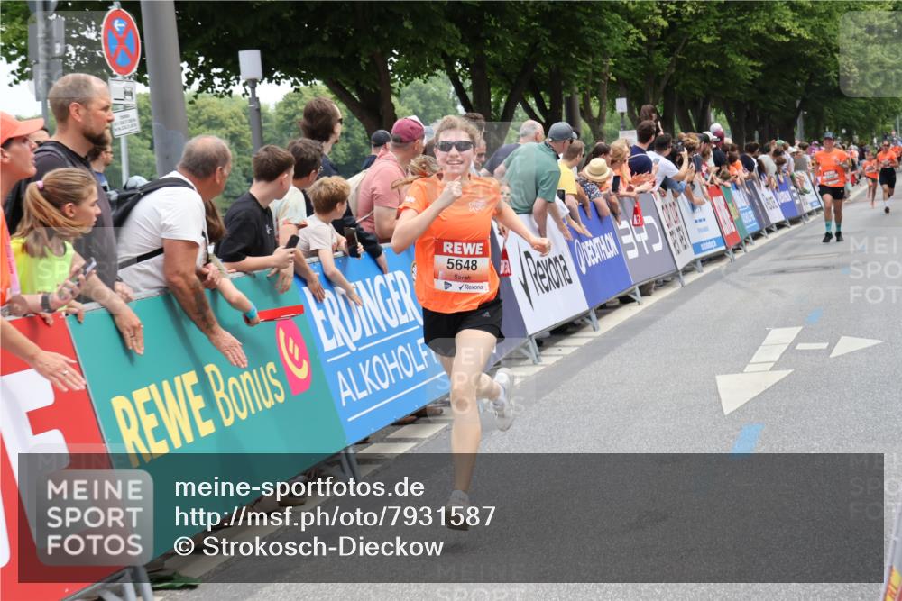 15.06.2025 - REWE Women's Run Strokosch-Dieckow http://msf.ph/oto/7931587 15.06.2025 10:58:23 Ziel 5207, 5328, 5368, 5442, 5648 meine-sportfotos.de