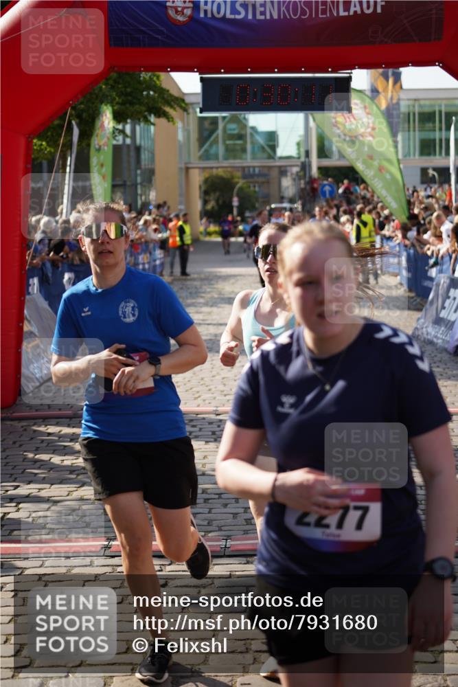 13.06.2025 - Holstenköstenlauf Felixshl http://msf.ph/oto/7931680 13.06.2025 18:00:12 Laufen 2083, 2085, 2148, 2224, 2277, 2733, 3194 meine-sportfotos.de
