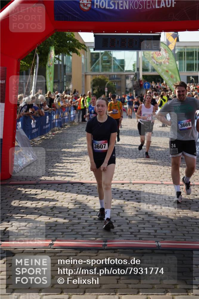 13.06.2025 - Holstenköstenlauf Felixshl http://msf.ph/oto/7931774 13.06.2025 18:00:34 Laufen 2195, 2339, 2346, 2351, 2563, 2587, 2808, 3285, 3607, 3647, 3653, 3669 meine-sportfotos.de