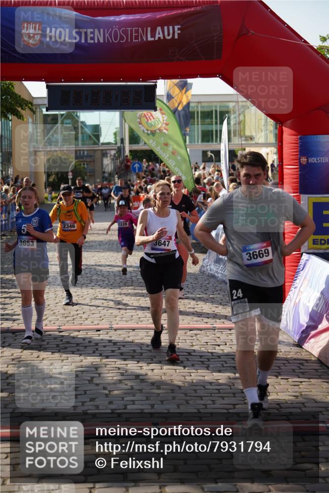 13.06.2025 - Holstenköstenlauf Felixshl http://msf.ph/oto/7931794 13.06.2025 18:00:37 Laufen 2166, 2167, 2195, 2339, 2346, 2351, 2375, 2563, 2587, 2808, 3285, 3607, 3647, 3653, 3669, 3803 meine-sportfotos.de