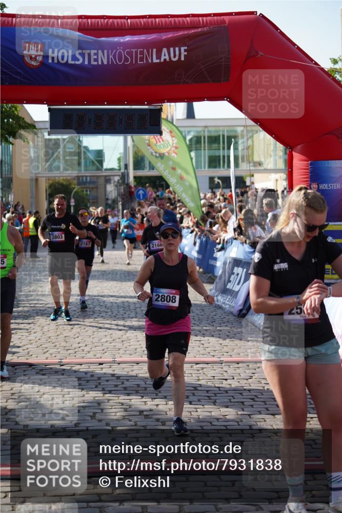 13.06.2025 - Holstenköstenlauf Felixshl http://msf.ph/oto/7931838 13.06.2025 18:00:42 Laufen 2166, 2167, 2339, 2346, 2351, 2375, 2427, 2587, 2614, 2808, 3285, 3803 meine-sportfotos.de