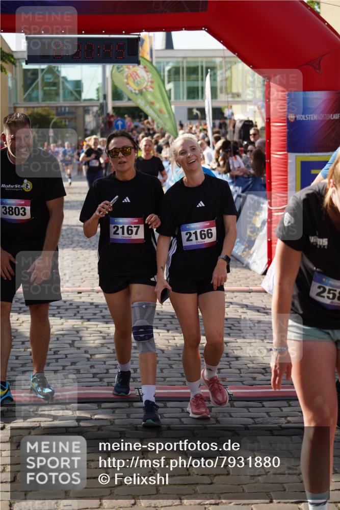 13.06.2025 - Holstenköstenlauf Felixshl http://msf.ph/oto/7931880 13.06.2025 18:00:47 Laufen 2166, 2167, 2375, 2427, 2432, 2557, 2614, 2887, 3803, 3956 meine-sportfotos.de