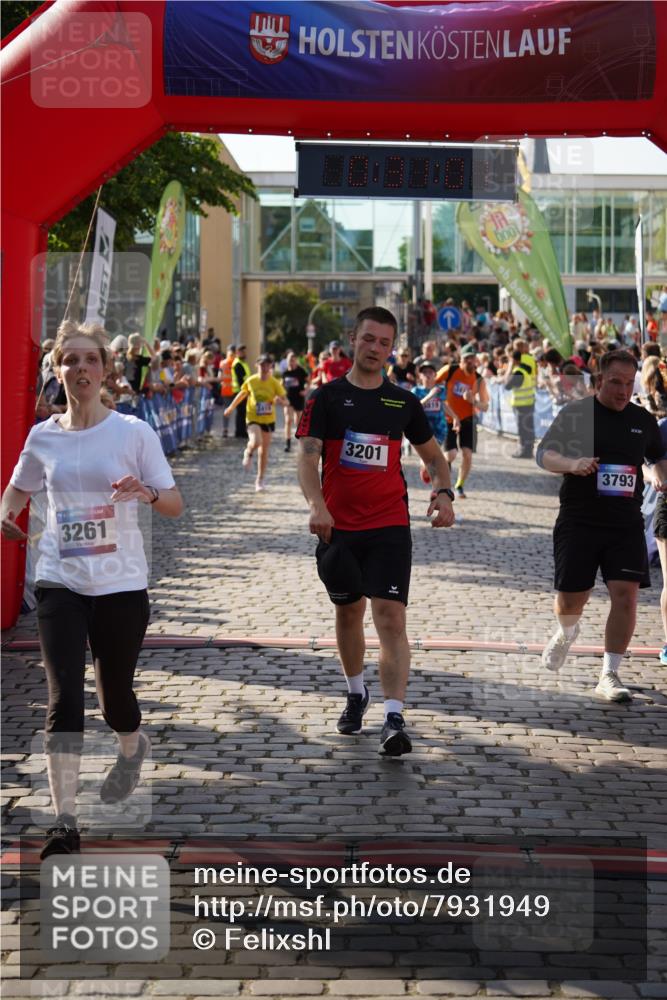 13.06.2025 - Holstenköstenlauf Felixshl http://msf.ph/oto/7931949 13.06.2025 18:01:02 Laufen 2413, 2419, 2496, 2785, 2871, 3201, 3256, 3261, 3298, 3713, 3723, 3733, 3793, 3818, 3819 meine-sportfotos.de