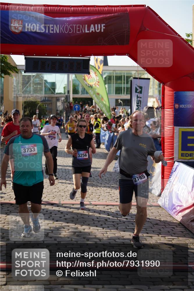 13.06.2025 - Holstenköstenlauf Felixshl http://msf.ph/oto/7931990 13.06.2025 18:01:08 Laufen 2419, 2455, 2470, 2496, 2740, 2785, 2853, 2871, 3256, 3298, 3713, 3733, 3818, 3819 meine-sportfotos.de