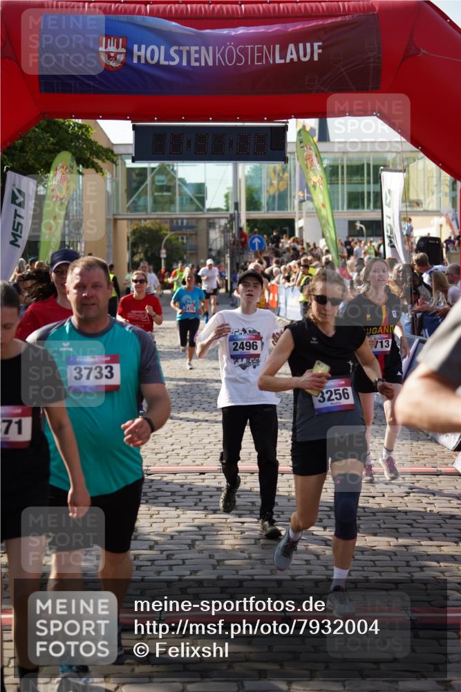 13.06.2025 - Holstenköstenlauf Felixshl http://msf.ph/oto/7932004 13.06.2025 18:01:09 Laufen 2419, 2455, 2470, 2496, 2505, 2740, 2785, 2853, 2871, 3256, 3267, 3269, 3298, 3713, 3733, 3818, 3909 meine-sportfotos.de