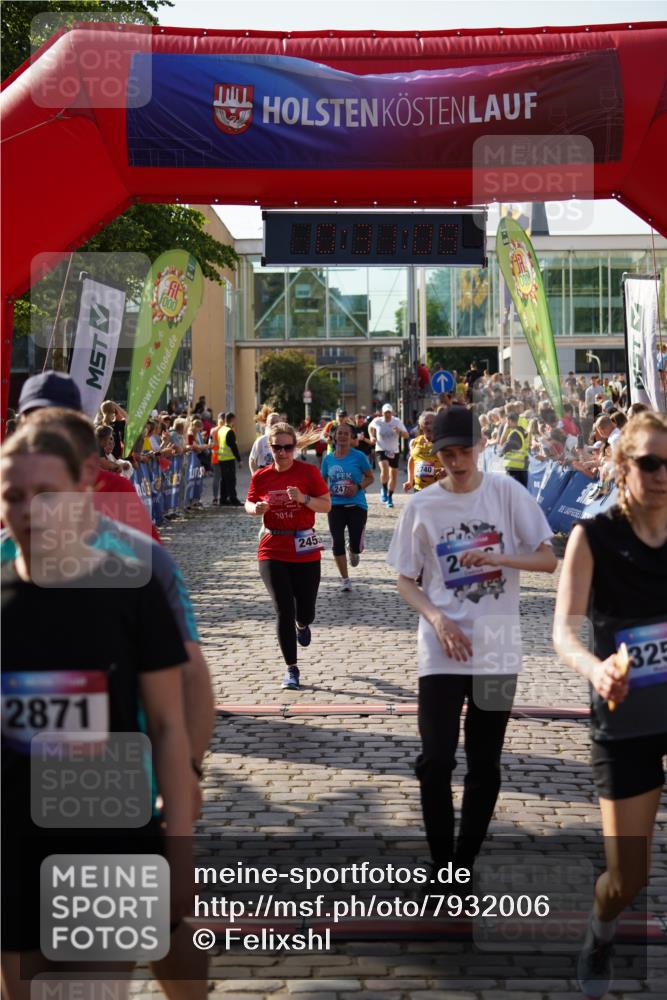13.06.2025 - Holstenköstenlauf Felixshl http://msf.ph/oto/7932006 13.06.2025 18:01:10 Laufen 2419, 2455, 2470, 2496, 2505, 2740, 2785, 2814, 2853, 2871, 3256, 3267, 3269, 3273, 3298, 3713, 3733, 3814, 3909 meine-sportfotos.de