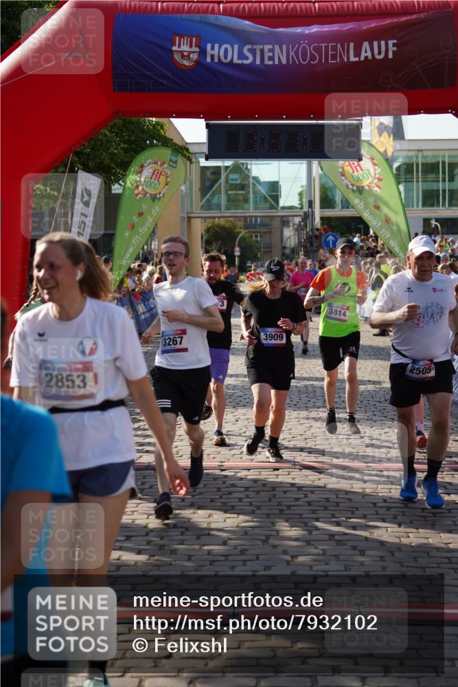 13.06.2025 - Holstenköstenlauf Felixshl http://msf.ph/oto/7932102 13.06.2025 18:01:17 Laufen 2470, 2505, 2740, 2796, 2814, 2853, 3267, 3269, 3273, 3608, 3814, 3909 meine-sportfotos.de