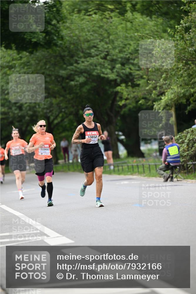 15.06.2025 - REWE Women's Run Dr. Thomas Lammeyer http://msf.ph/oto/7932166 15.06.2025 09:14:45 Laufen 10866, 10852 meine-sportfotos.de