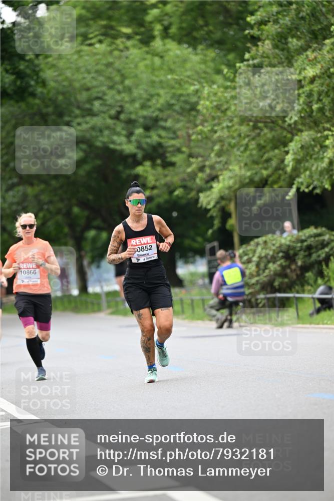 15.06.2025 - REWE Women's Run Dr. Thomas Lammeyer http://msf.ph/oto/7932181 15.06.2025 09:14:46 Laufen 10866, 0852 meine-sportfotos.de