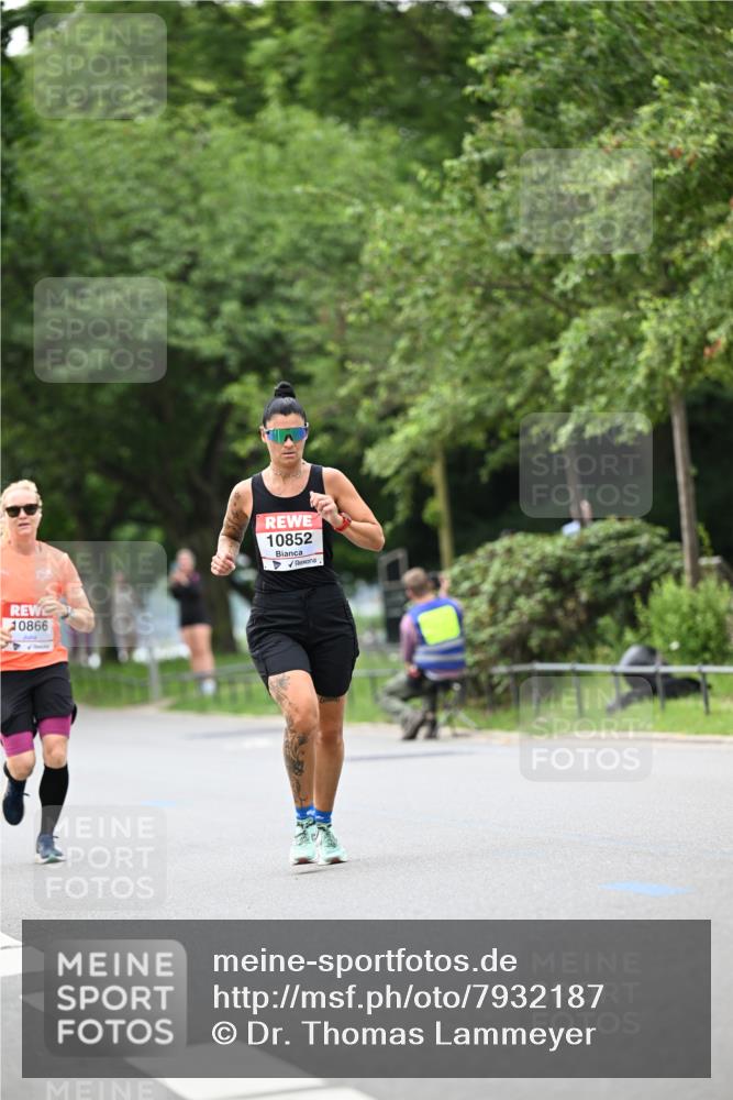 15.06.2025 - REWE Women's Run Dr. Thomas Lammeyer http://msf.ph/oto/7932187 15.06.2025 09:14:47 Laufen 10866, 10852 meine-sportfotos.de