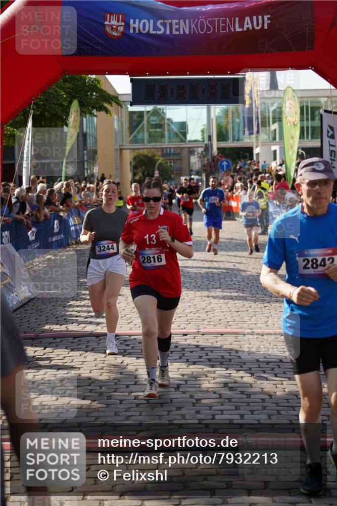 13.06.2025 - Holstenköstenlauf Felixshl http://msf.ph/oto/7932213 13.06.2025 18:01:28 Laufen 2815, 2816, 2842, 2894, 3023, 3197, 3244, 3585, 3608 meine-sportfotos.de