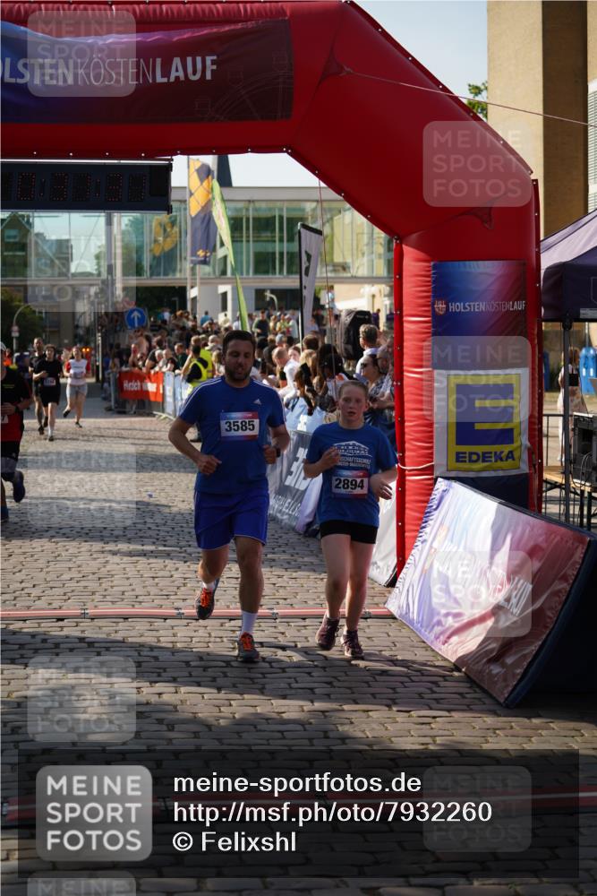 13.06.2025 - Holstenköstenlauf Felixshl http://msf.ph/oto/7932260 13.06.2025 18:01:32 Laufen 2288, 2425, 2815, 2894, 3023, 3197, 3244, 3585, 3711 meine-sportfotos.de