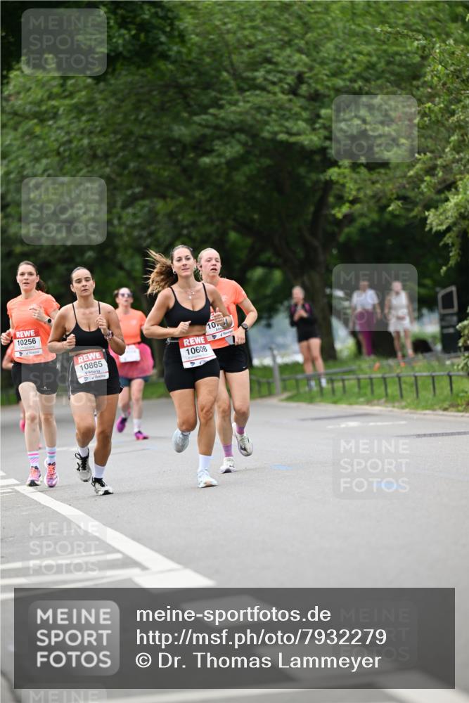 15.06.2025 - REWE Women's Run Dr. Thomas Lammeyer http://msf.ph/oto/7932279 15.06.2025 09:14:55 Laufen 10256, 10865, 10608, 10 meine-sportfotos.de