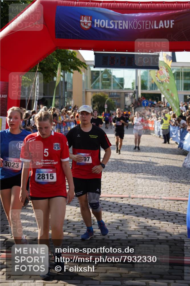 13.06.2025 - Holstenköstenlauf Felixshl http://msf.ph/oto/7932330 13.06.2025 18:01:35 Laufen 2288, 2425, 2815, 2890, 2894, 3023, 3197, 3585, 3711 meine-sportfotos.de