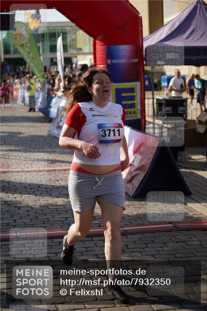 13.06.2025 - Holstenköstenlauf Felixshl http://msf.ph/oto/7932350 13.06.2025 18:01:41 Laufen 2288, 2425, 2454, 2890, 3646, 3710, 3711, 3822 meine-sportfotos.de