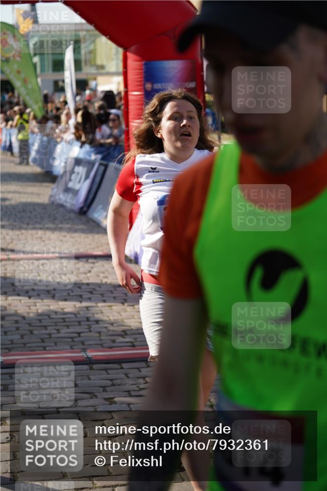 13.06.2025 - Holstenköstenlauf Felixshl http://msf.ph/oto/7932361 13.06.2025 18:01:42 Laufen 2252, 2288, 2425, 2454, 2890, 3646, 3710, 3711, 3822, 3900 meine-sportfotos.de
