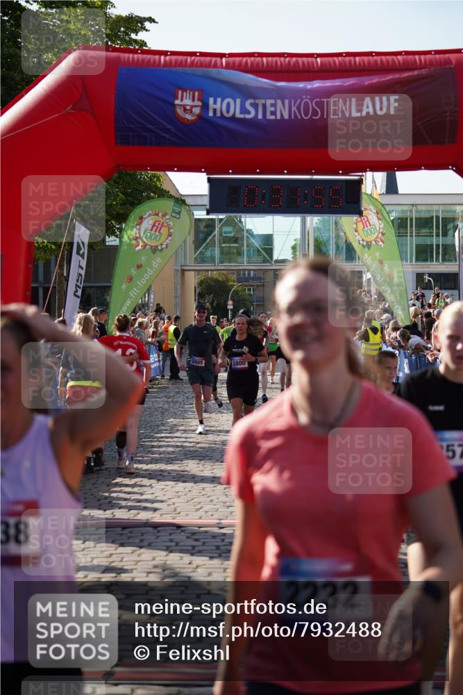 13.06.2025 - Holstenköstenlauf Felixshl http://msf.ph/oto/7932488 13.06.2025 18:01:56 Laufen 2005, 2068, 2279, 2435, 2916, 2920, 3121, 3579, 3617, 3618, 3726, 3752, 3800 meine-sportfotos.de
