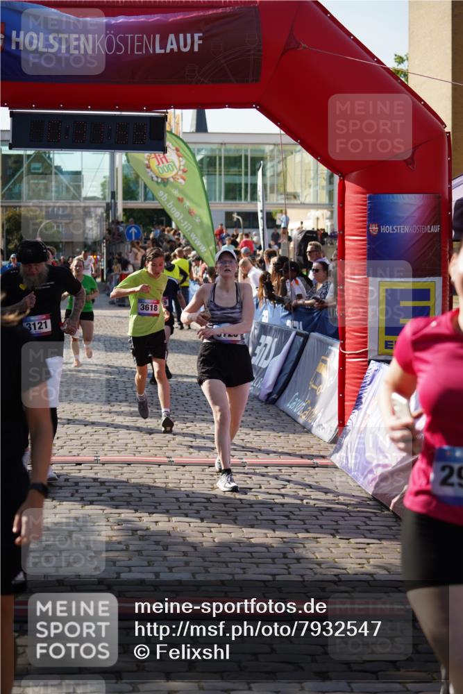 13.06.2025 - Holstenköstenlauf Felixshl http://msf.ph/oto/7932547 13.06.2025 18:02:00 Laufen 2005, 2068, 2279, 2435, 2916, 2920, 2998, 3121, 3161, 3617, 3618, 3726, 3752, 3800 meine-sportfotos.de