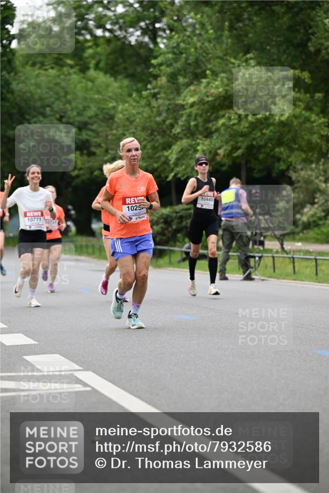 15.06.2025 - REWE Women's Run Dr. Thomas Lammeyer http://msf.ph/oto/7932586 15.06.2025 09:15:58 Laufen 10771, 1025, 10449 meine-sportfotos.de