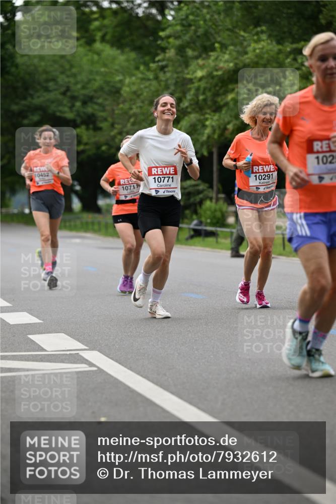 15.06.2025 - REWE Women's Run Dr. Thomas Lammeyer http://msf.ph/oto/7932612 15.06.2025 09:16:00 Laufen 10452, 1071, 10771, 10291, 102 meine-sportfotos.de