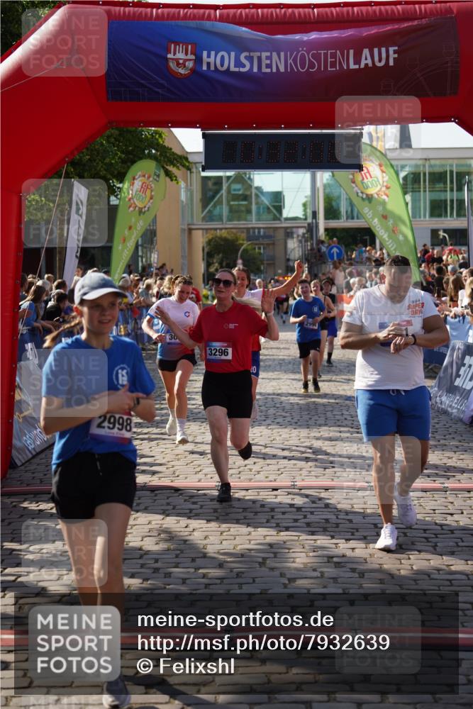 13.06.2025 - Holstenköstenlauf Felixshl http://msf.ph/oto/7932639 13.06.2025 18:02:10 Laufen 2010, 2013, 2410, 2994, 2998, 3090, 3095, 3161, 3296, 3578, 3606, 3630, 3927 meine-sportfotos.de
