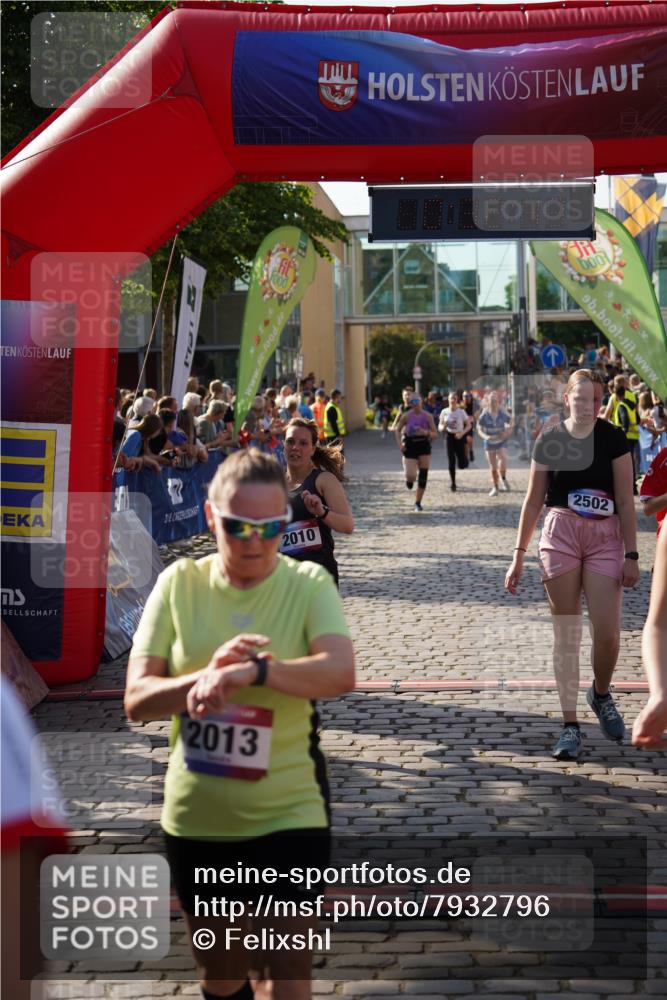 13.06.2025 - Holstenköstenlauf Felixshl http://msf.ph/oto/7932796 13.06.2025 18:02:18 Laufen 2009, 2010, 2013, 2410, 2449, 2502, 2679, 3046, 3141, 3310, 3578, 3606, 3630, 3635, 3807, 3927 meine-sportfotos.de