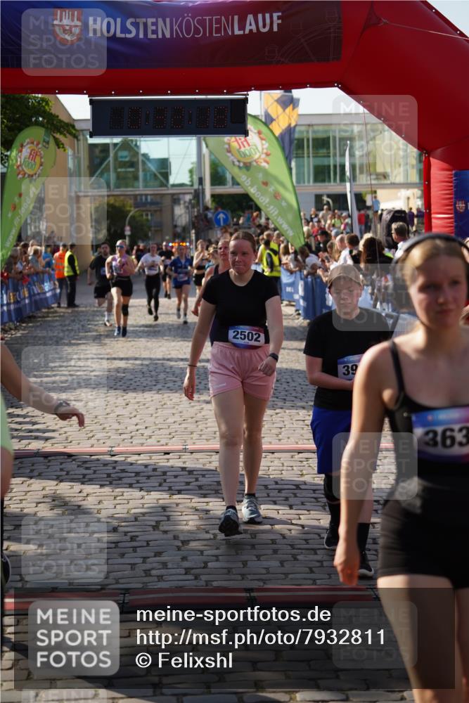 13.06.2025 - Holstenköstenlauf Felixshl http://msf.ph/oto/7932811 13.06.2025 18:02:19 Laufen 2009, 2010, 2013, 2410, 2449, 2502, 2679, 3000, 3046, 3078, 3141, 3310, 3578, 3606, 3635, 3807, 3927 meine-sportfotos.de