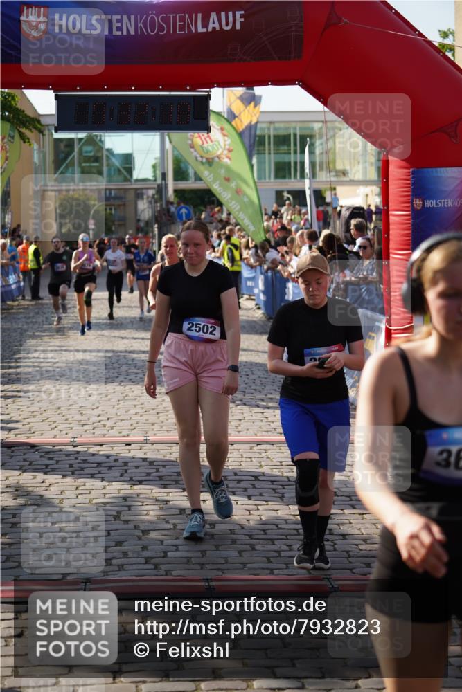 13.06.2025 - Holstenköstenlauf Felixshl http://msf.ph/oto/7932823 13.06.2025 18:02:19 Laufen 2009, 2010, 2013, 2410, 2449, 2502, 2679, 3000, 3046, 3078, 3141, 3310, 3578, 3606, 3635, 3807, 3927 meine-sportfotos.de
