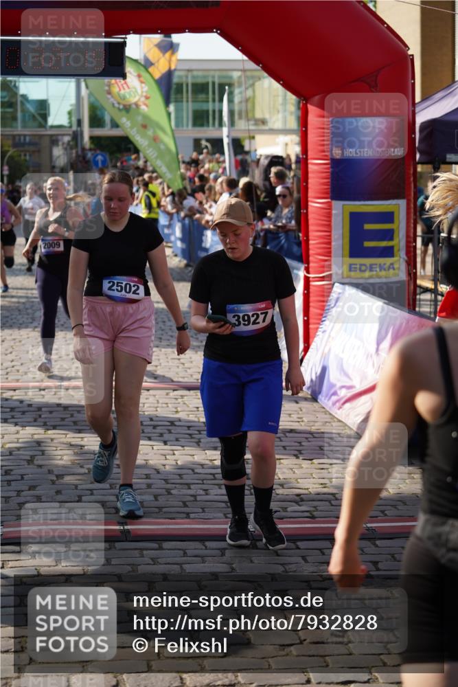 13.06.2025 - Holstenköstenlauf Felixshl http://msf.ph/oto/7932828 13.06.2025 18:02:20 Laufen 2009, 2010, 2449, 2502, 2679, 3000, 3046, 3078, 3141, 3310, 3606, 3635, 3807, 3927 meine-sportfotos.de