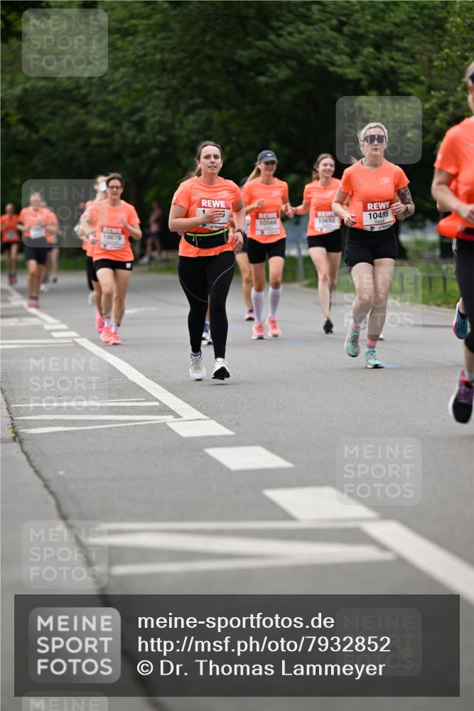 15.06.2025 - REWE Women's Run Dr. Thomas Lammeyer http://msf.ph/oto/7932852 15.06.2025 09:16:23 Laufen 10079, 10566, 10692, 10495 meine-sportfotos.de