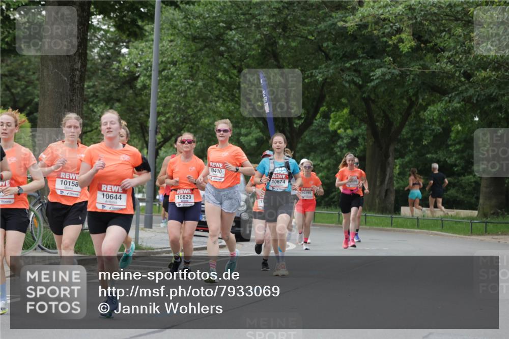 15.06.2025 - REWE Women's Run Jannik Wohlers http://msf.ph/oto/7933069 15.06.2025 08:23:53 Laufen 10158, 10644, 10829, 10410, 10874, 10395 meine-sportfotos.de