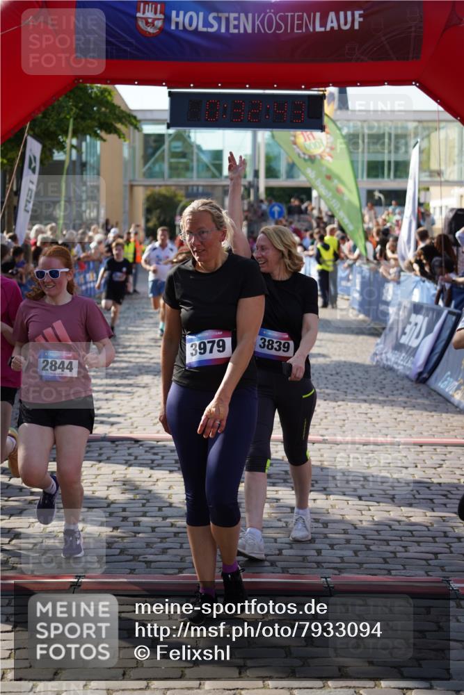 13.06.2025 - Holstenköstenlauf Felixshl http://msf.ph/oto/7933094 13.06.2025 18:02:44 Laufen 2094, 2095, 2138, 2484, 2562, 2782, 2844, 2846, 2975, 2986, 3290, 3610, 3817, 3839, 3904, 3921, 3947, 3976, 3977, 3979 meine-sportfotos.de