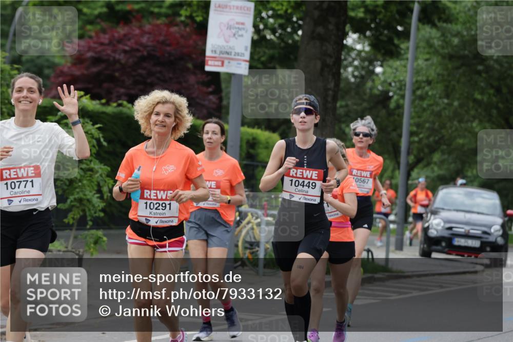 15.06.2025 - REWE Women's Run Jannik Wohlers http://msf.ph/oto/7933132 15.06.2025 08:24:11 Laufen 10771, 15, 2025, 10291, 10449, 0567, 1964 meine-sportfotos.de