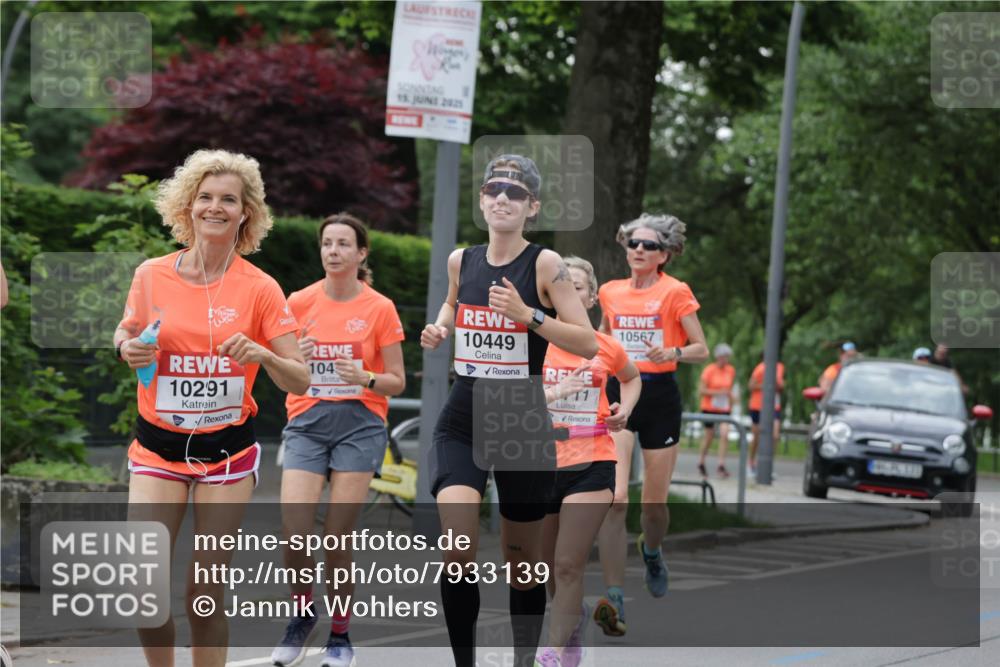15.06.2025 - REWE Women's Run Jannik Wohlers http://msf.ph/oto/7933139 15.06.2025 08:24:12 Laufen 10291, 1043, 15, 2025, 10449, 10567, 864 meine-sportfotos.de