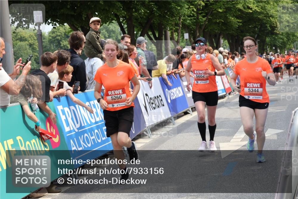 15.06.2025 - REWE Women's Run Strokosch-Dieckow http://msf.ph/oto/7933156 15.06.2025 11:05:36 Ziel 5089, 5103, 5216, 5260, 5275, 5344, 5431, 5439, 5440, 5444, 5477, 5540, 5544, 5604 meine-sportfotos.de