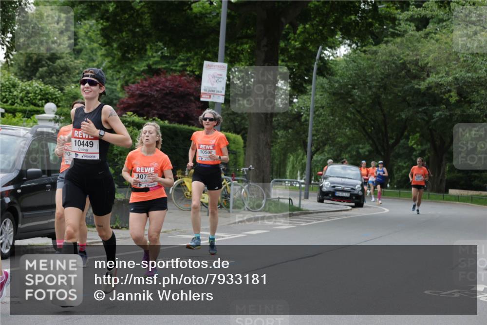 15.06.2025 - REWE Women's Run Jannik Wohlers http://msf.ph/oto/7933181 15.06.2025 08:24:13 Laufen 10449, 10, 15, 2025, 10567, 107, 133 meine-sportfotos.de