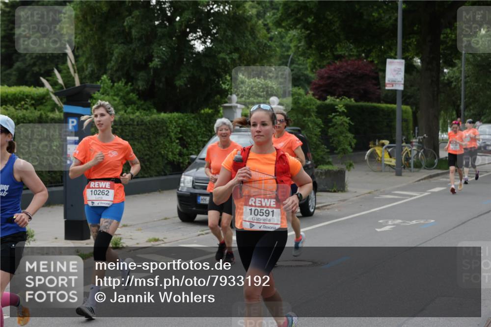 15.06.2025 - REWE Women's Run Jannik Wohlers http://msf.ph/oto/7933192 15.06.2025 08:24:30 Laufen 10262, 10591 meine-sportfotos.de