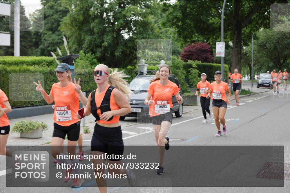 15.06.2025 - REWE Women's Run Jannik Wohlers http://msf.ph/oto/7933232 15.06.2025 08:24:43 Laufen 10566, 1043, 10692, 101, 10203 meine-sportfotos.de
