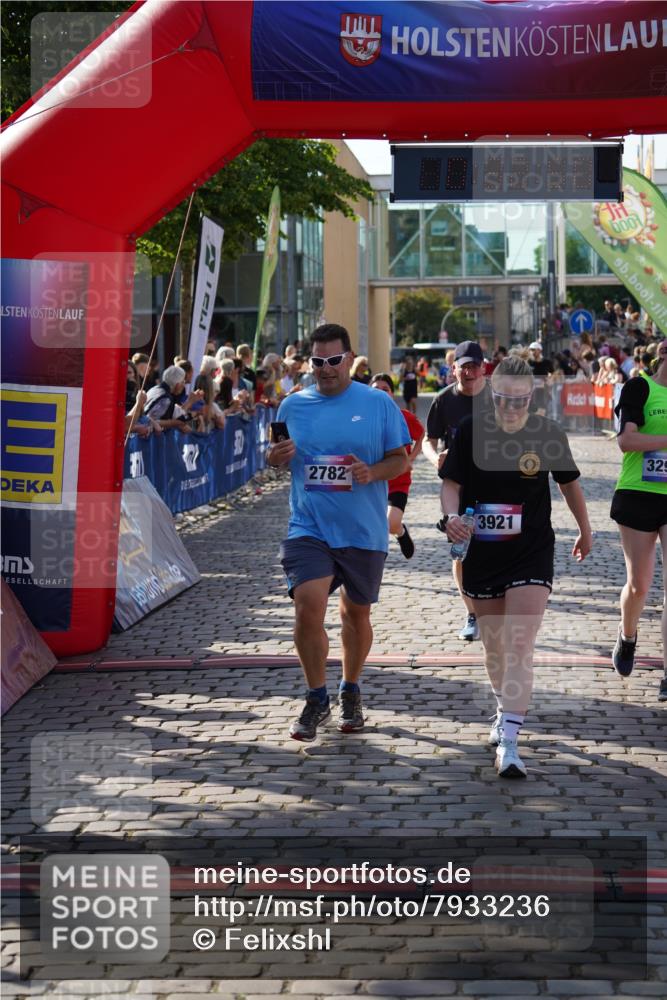 13.06.2025 - Holstenköstenlauf Felixshl http://msf.ph/oto/7933236 13.06.2025 18:02:51 Laufen 2484, 2562, 2782, 2975, 3018, 3257, 3290, 3295, 3610, 3664, 3665, 3817, 3921, 3977 meine-sportfotos.de