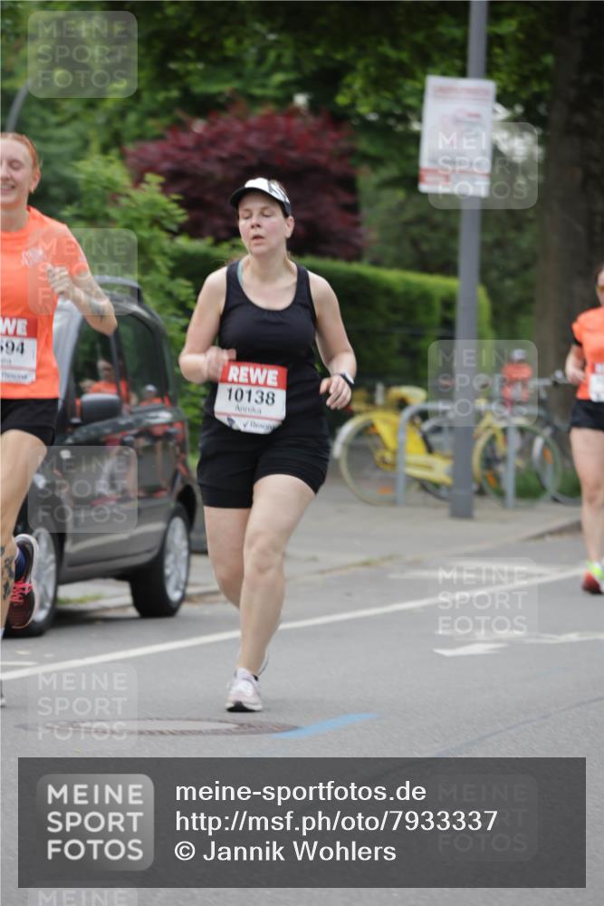 15.06.2025 - REWE Women's Run Jannik Wohlers http://msf.ph/oto/7933337 15.06.2025 08:24:56 Laufen 594, 10138 meine-sportfotos.de