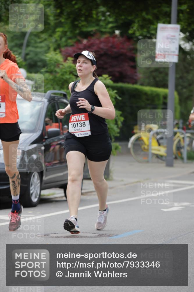 15.06.2025 - REWE Women's Run Jannik Wohlers http://msf.ph/oto/7933346 15.06.2025 08:24:56 Laufen 10138 meine-sportfotos.de
