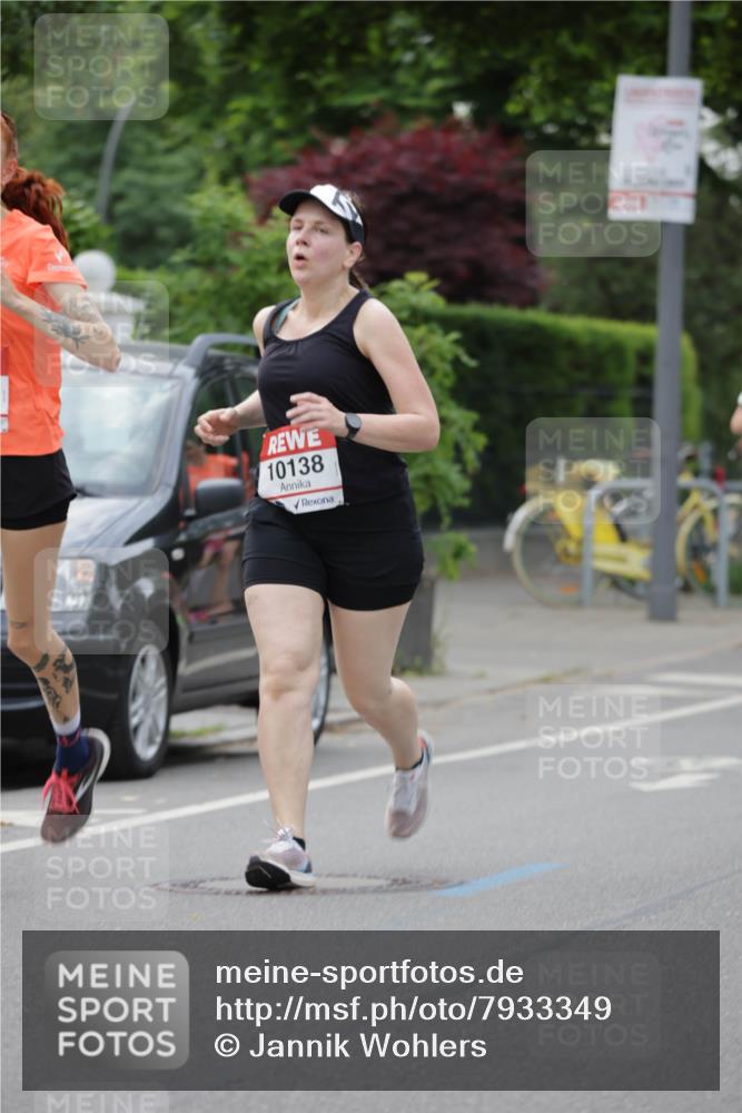 15.06.2025 - REWE Women's Run Jannik Wohlers http://msf.ph/oto/7933349 15.06.2025 08:24:56 Laufen 10138 meine-sportfotos.de