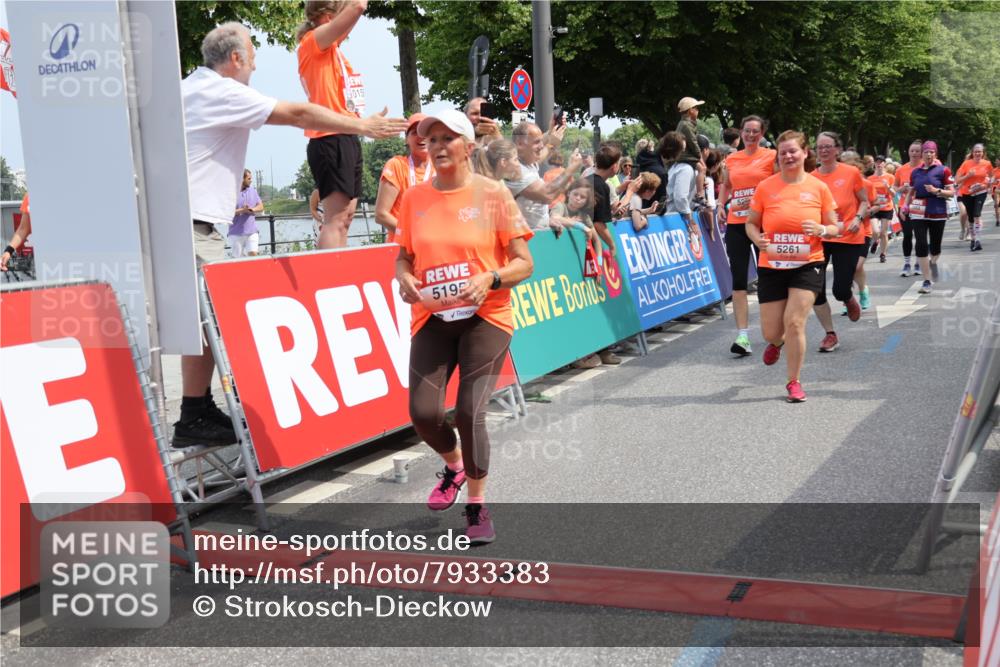 15.06.2025 - REWE Women's Run Strokosch-Dieckow http://msf.ph/oto/7933383 15.06.2025 11:05:57 Ziel 5005, 5146, 5195, 5212, 5261, 5265, 5284, 5285, 5298, 5387, 5388, 5468, 5530, 5553, 5559, 5636 meine-sportfotos.de