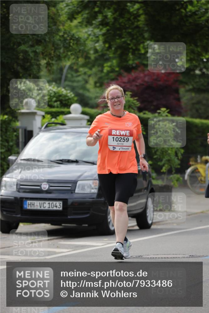15.06.2025 - REWE Women's Run Jannik Wohlers http://msf.ph/oto/7933486 15.06.2025 08:33:38 Laufen 1043, 10259 meine-sportfotos.de