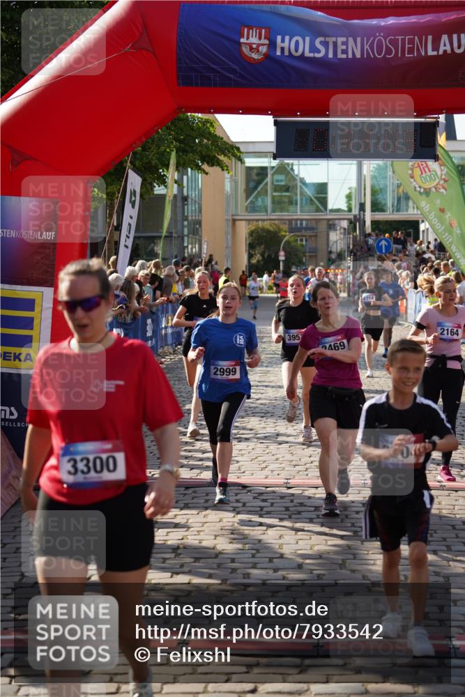 13.06.2025 - Holstenköstenlauf Felixshl http://msf.ph/oto/7933542 13.06.2025 18:03:10 Laufen 2104, 2164, 2469, 2875, 2914, 2978, 2999, 3010, 3300, 3773, 3957 meine-sportfotos.de