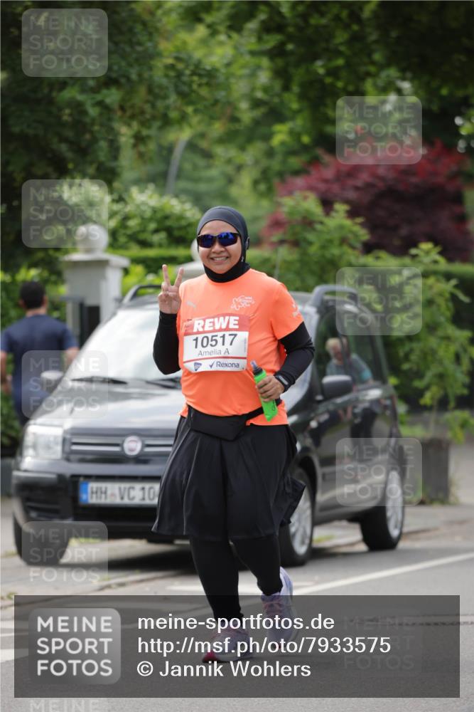 15.06.2025 - REWE Women's Run Jannik Wohlers http://msf.ph/oto/7933575 15.06.2025 08:33:41 Laufen 10, 10517 meine-sportfotos.de