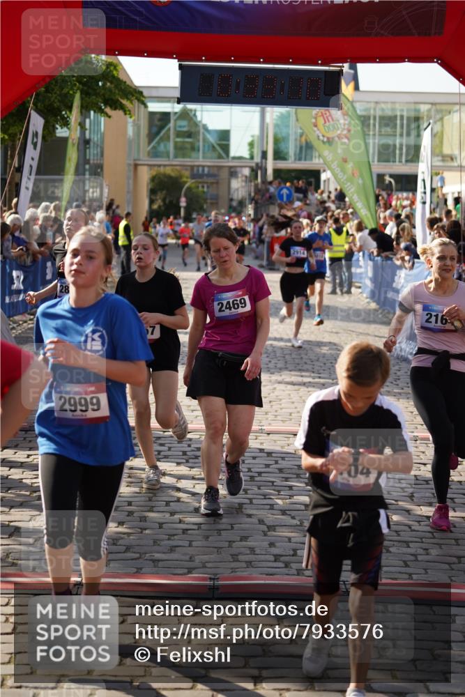 13.06.2025 - Holstenköstenlauf Felixshl http://msf.ph/oto/7933576 13.06.2025 18:03:11 Laufen 2104, 2164, 2469, 2875, 2914, 2978, 2999, 3010, 3769, 3773, 3957 meine-sportfotos.de