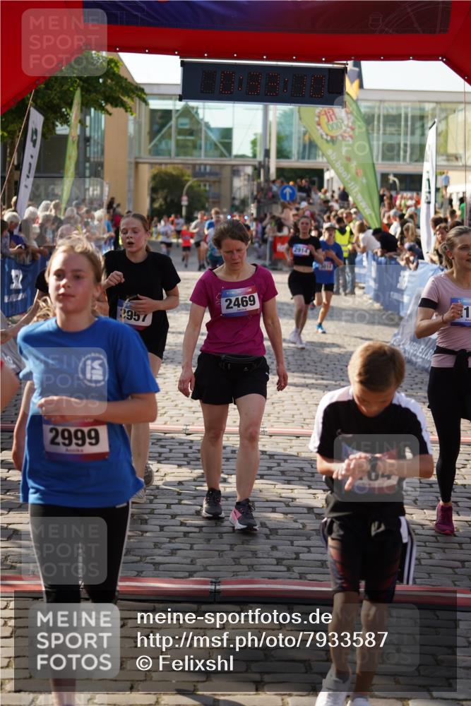 13.06.2025 - Holstenköstenlauf Felixshl http://msf.ph/oto/7933587 13.06.2025 18:03:11 Laufen 2104, 2164, 2469, 2875, 2914, 2978, 2999, 3010, 3769, 3773, 3957 meine-sportfotos.de