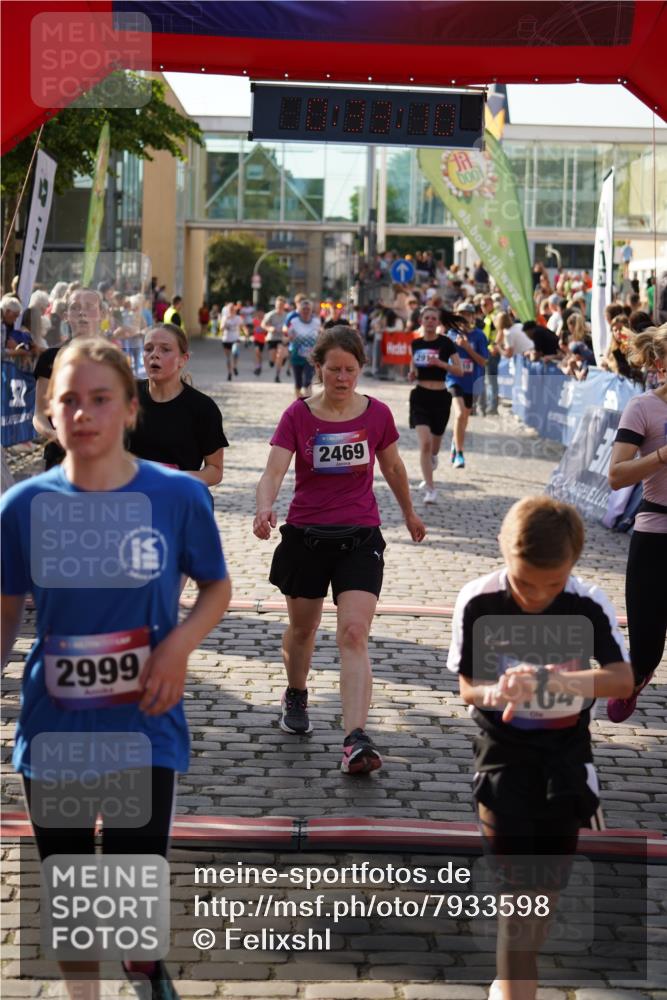 13.06.2025 - Holstenköstenlauf Felixshl http://msf.ph/oto/7933598 13.06.2025 18:03:11 Laufen 2104, 2164, 2469, 2875, 2914, 2978, 2999, 3010, 3769, 3773, 3957 meine-sportfotos.de